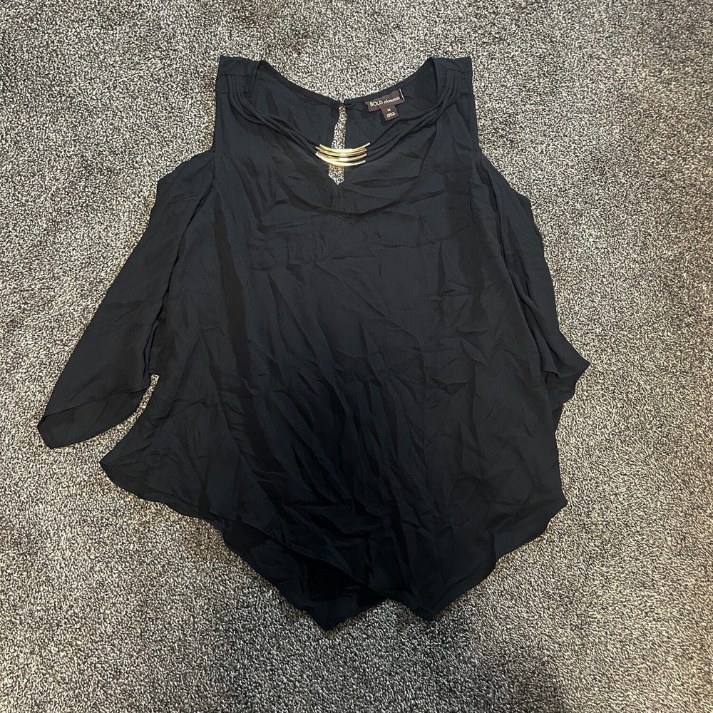BOLD elements Blouse Women M Black NEW Cold Shoulder Gold Hardware Sharkbite